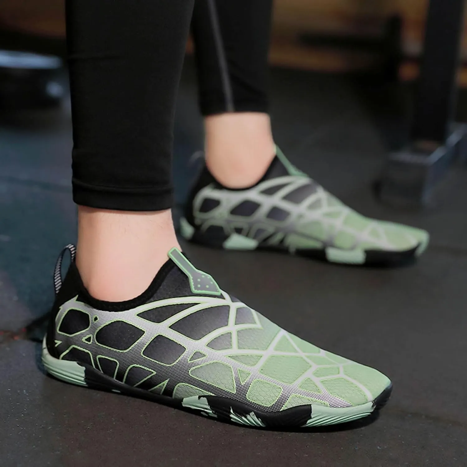 Couples Walking Outdoor Sports Non Slip Beach Fishing Shoes Men's and Women's Mountaineering Sneaker Boots for Women