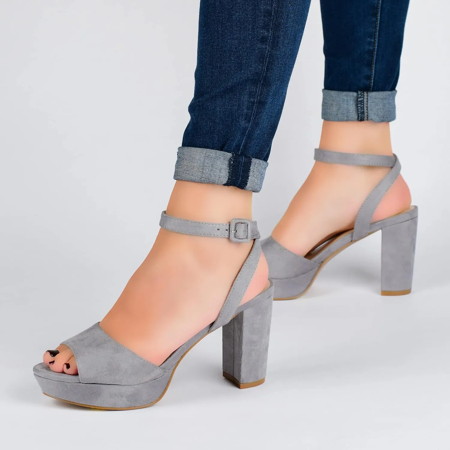 Journee Collection Women's Nairri Sandal