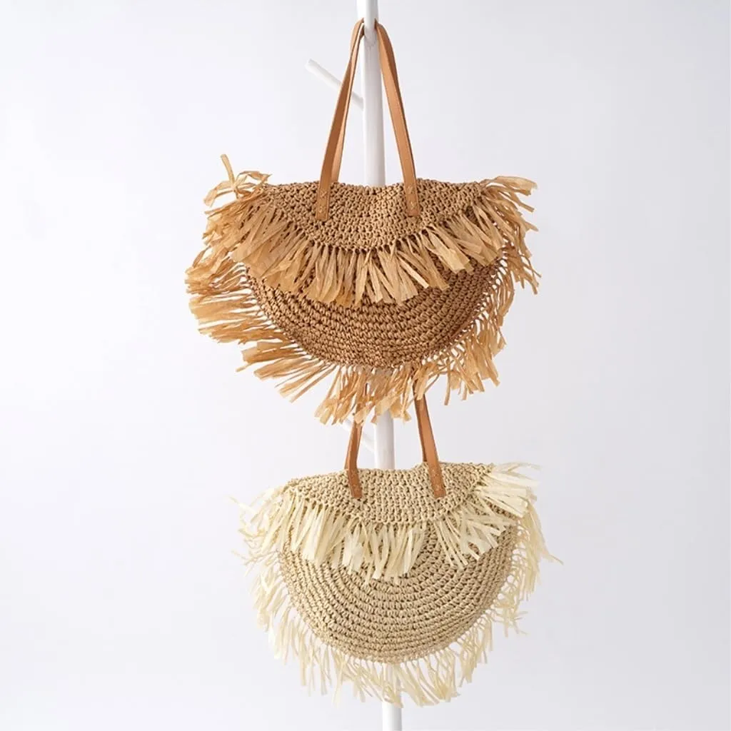 Large capacity Bag Bohemian - style Straw Fringed Fan - shaped Handbag: Enjoy a Free - spirited Outing Ladies shoulder Bag(White)