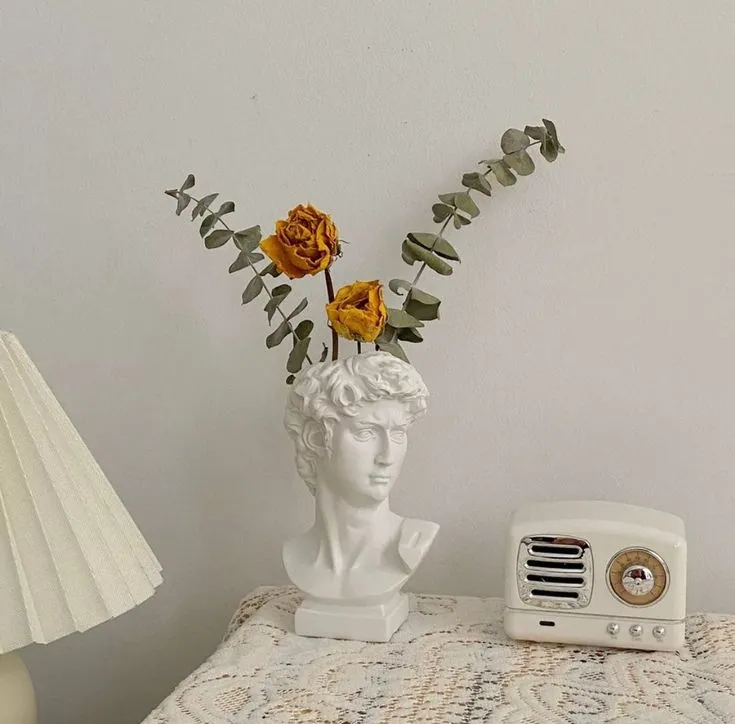 Nordic David Vase Multi-functional Decor Piece for Hydroponic Plants, Flower Arrangements, Makeup Brushes