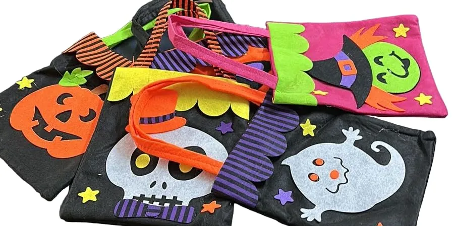 RSAAUD® Halloween Felt Bags Cute Halloween Candy Bag Goody Bag Halloween Candy Basket BagsTrick or Treat Bag Candy Bags Reusable Halloween Candy Bag (Random Prints)
