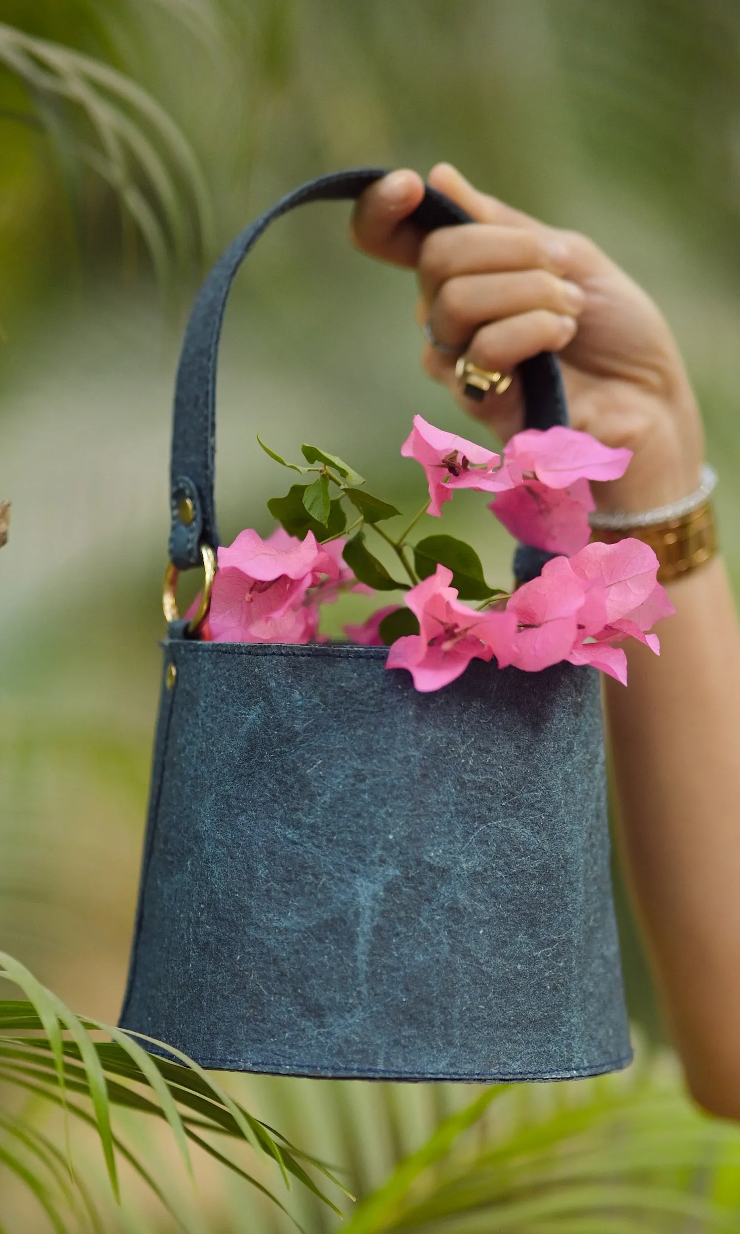 Vegan Handle Bag | Bucket Bag made of coconut Leather